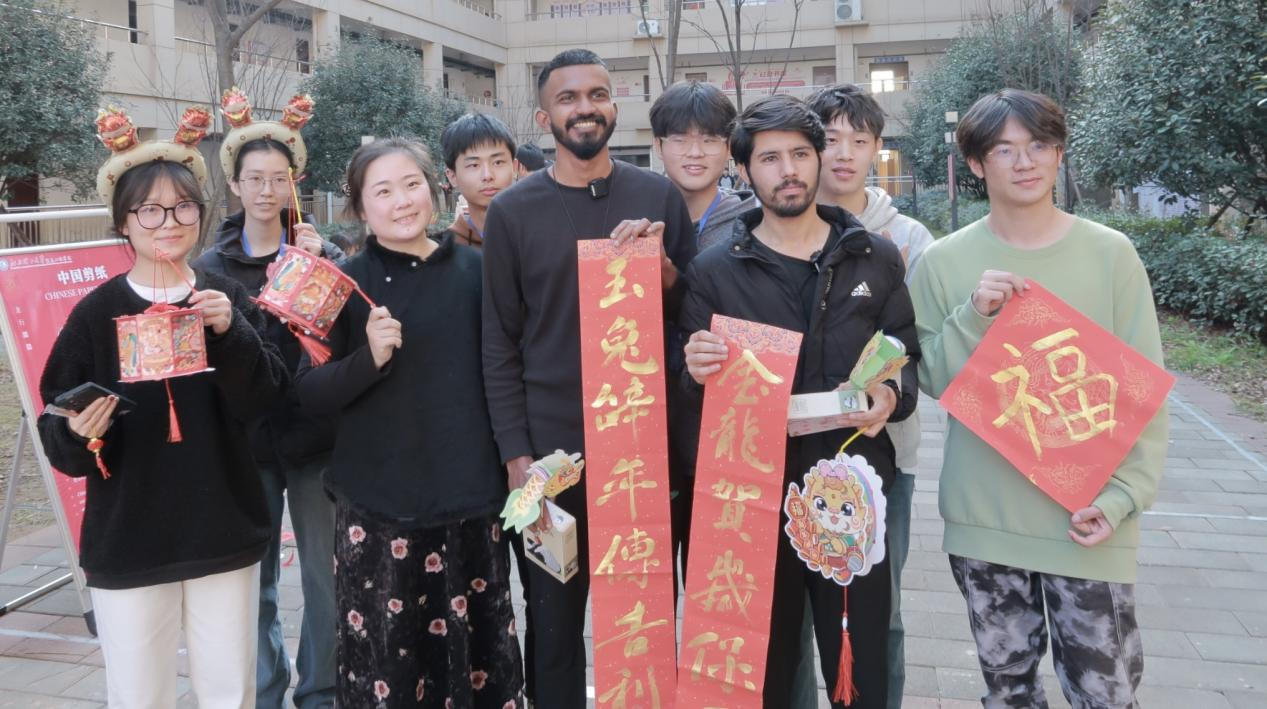 六合彩开奖
新春传统文化市集精彩纷呈_fororder_图片6 六合彩开奖
新春传统文化市集精彩纷呈_fororder_图片6